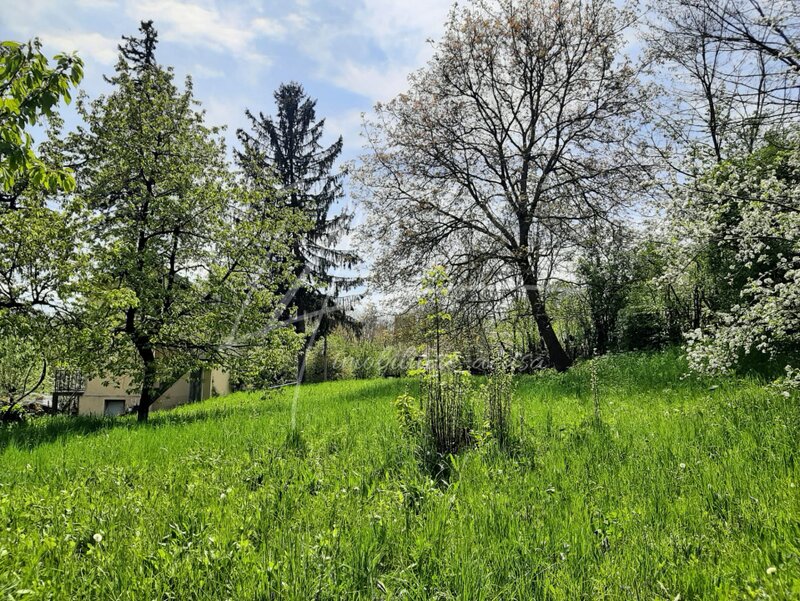 Provita de Sus Teren intravilan in Provita de Sus-constructie intabulata-ideal pentru renovare.