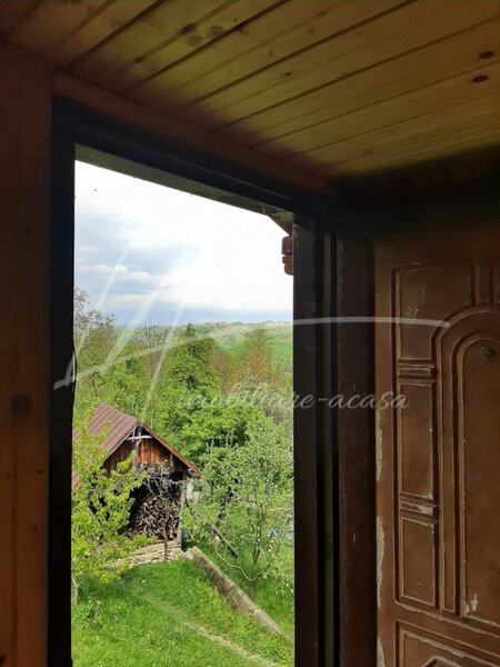 Provita de Sus Teren intravilan in Provita de Sus-constructie intabulata-ideal pentru renovare.